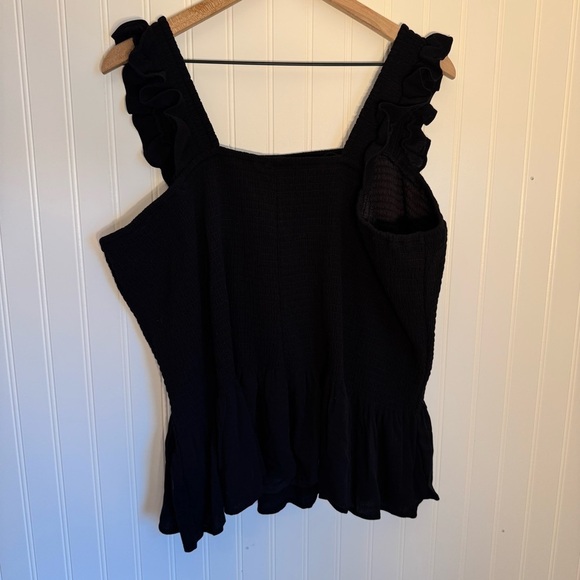 Torrid Women’s Black Crinkle Gauze Smocked Tank Top Size 4X - Picture 2 of 12